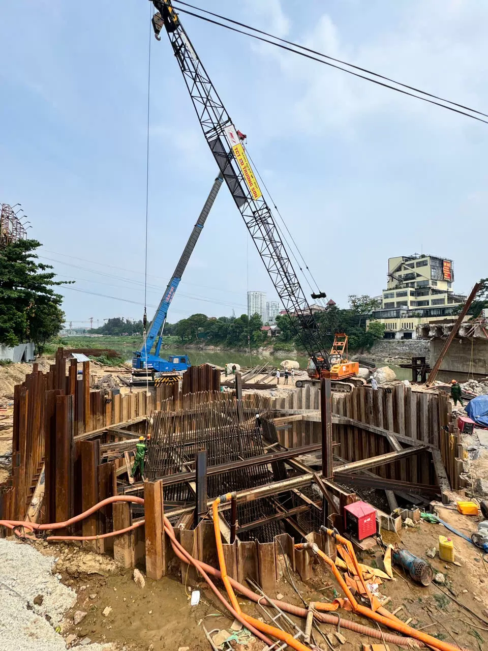 Thi công phần móng trụ: Gia Bẩy